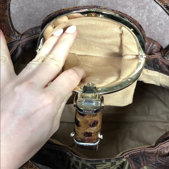 Fendi Zucca Rare Large Spy Bag - Picture 7 of 14